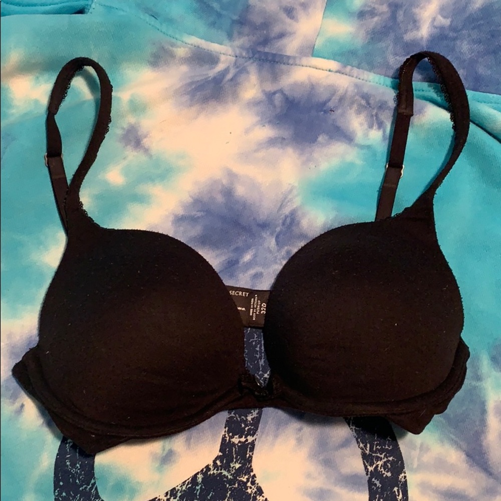 Victoria’s Secret Body By Push Up Bra Black 32D